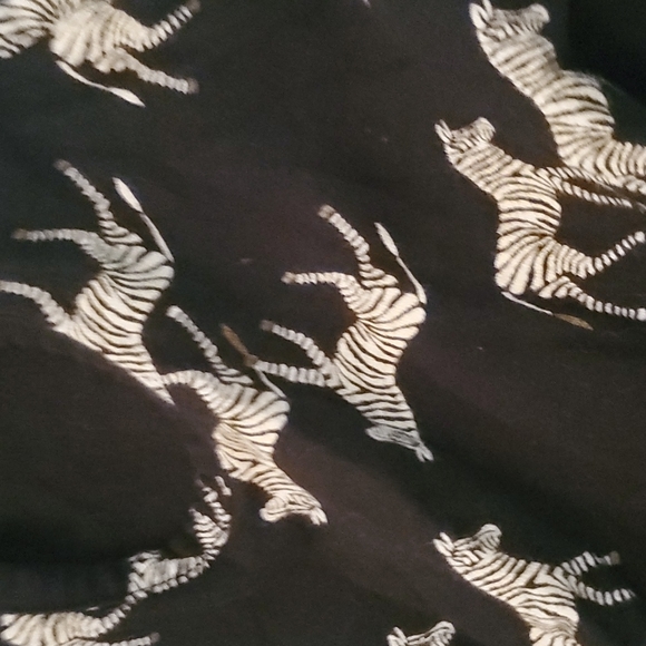 Shorts Romper - Picture 3 of 3